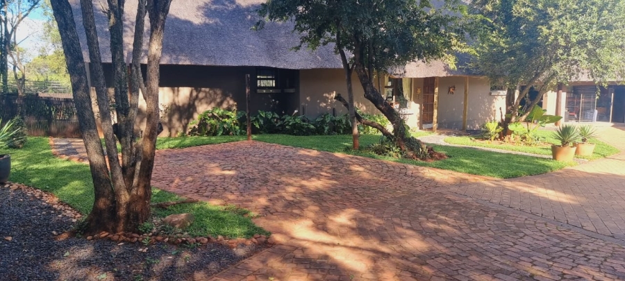 8 Bedroom Property for Sale in Kshane North West